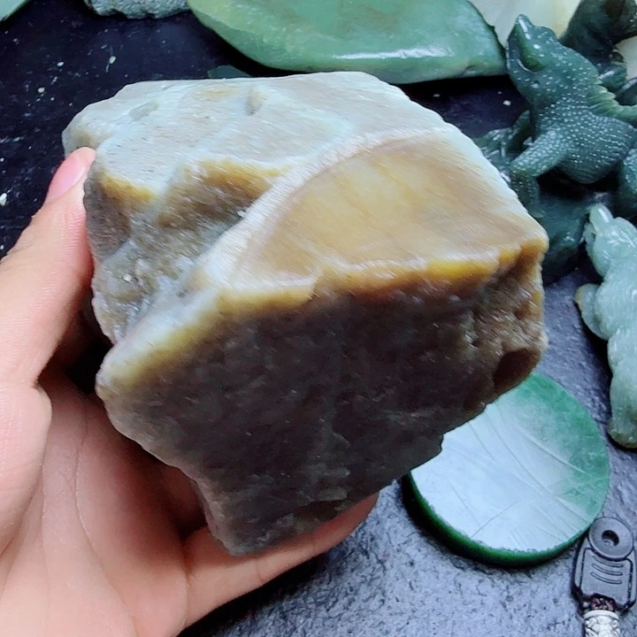 和田玉（糖玉）未镶嵌珠宝奇石一***店