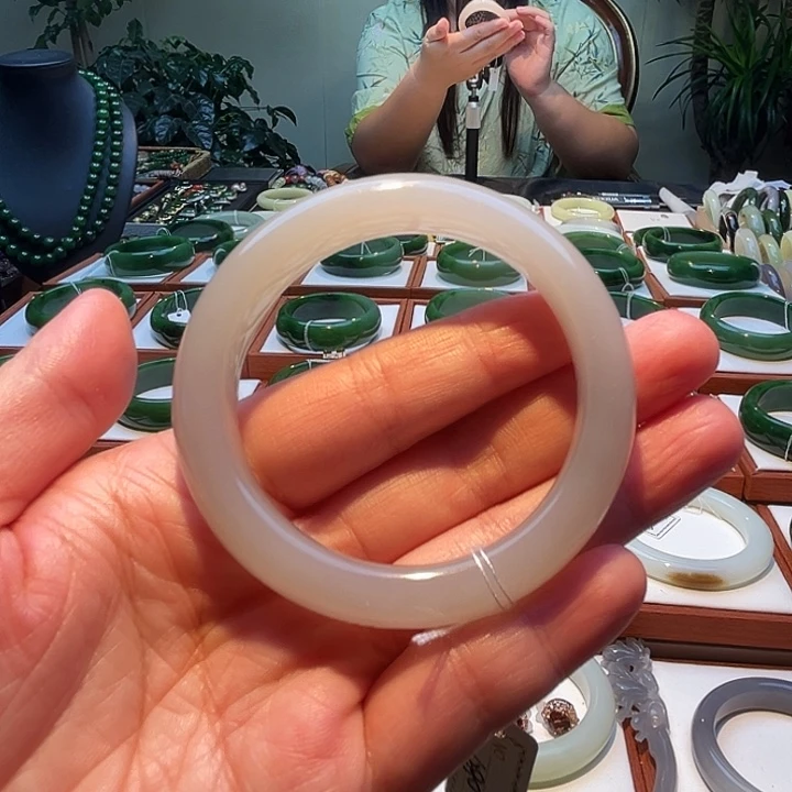 和田玉手镯未镶嵌烟紫54圈口