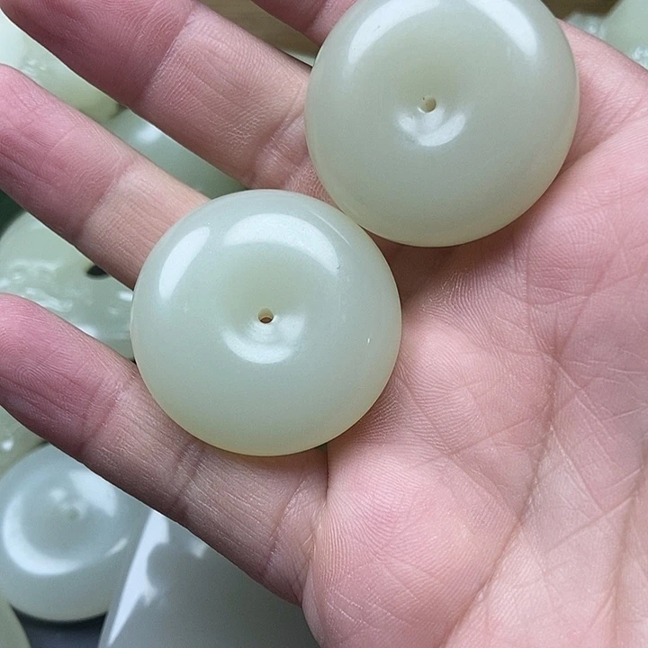 和田玉（青白玉）未镶嵌颈饰