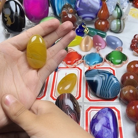 玛瑙/玉髓颈饰未镶嵌