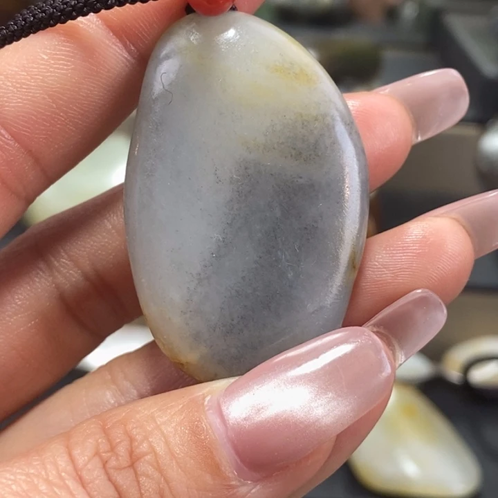 和田玉未镶嵌把件