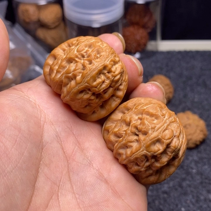 文玩核桃吊坠42元宝