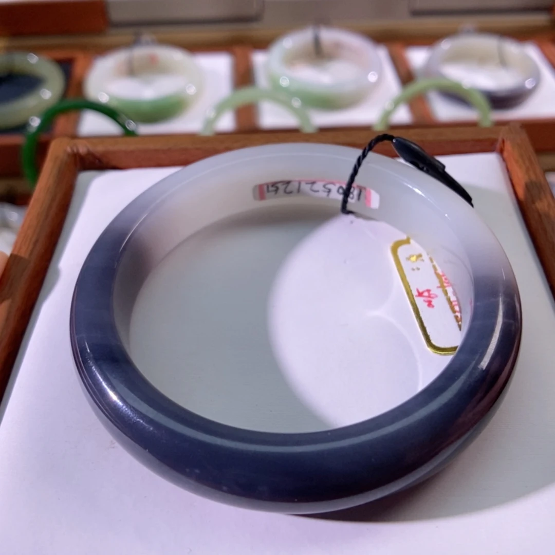【闪购商品】未镶嵌手镯和田玉