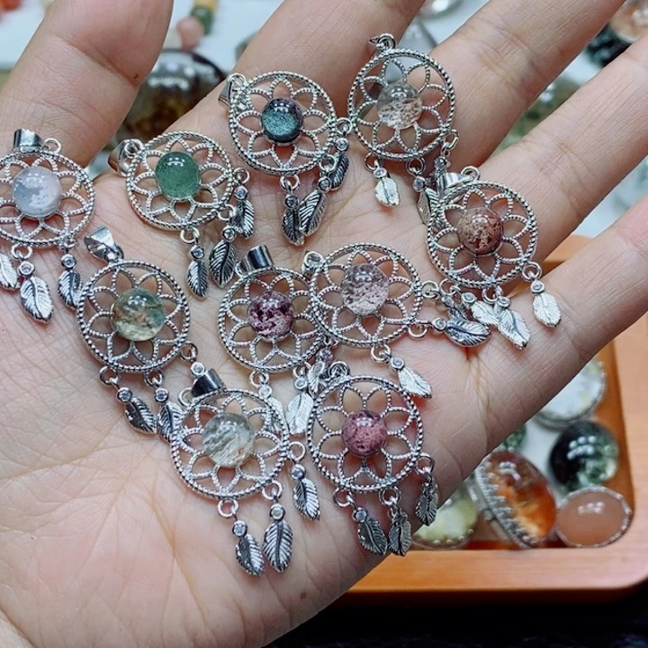 未镶嵌颈饰水晶大*