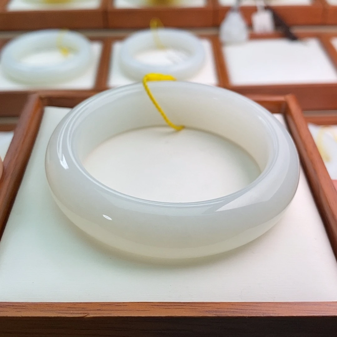 和田玉（白玉）手镯未镶嵌