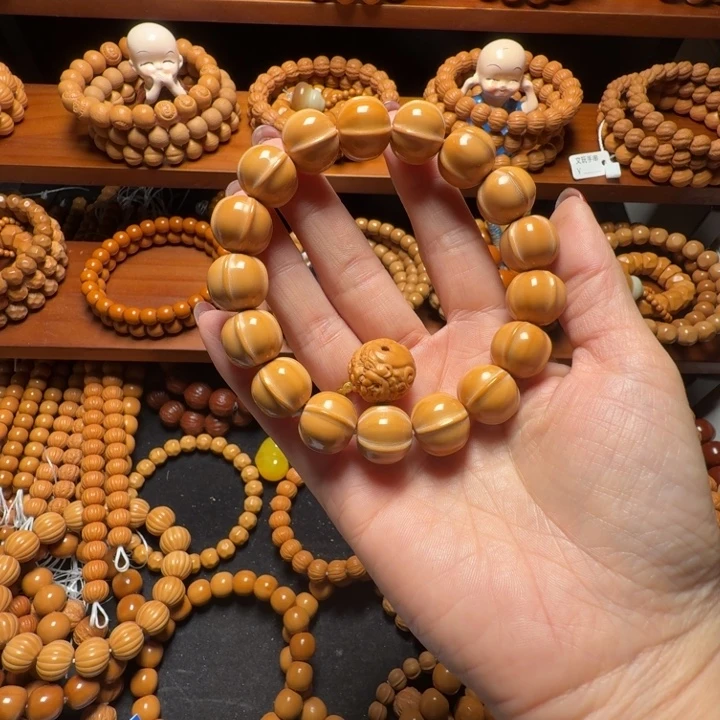 2***0猴头核桃吊坠鲨鱼