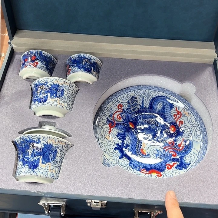 孤品茶具套装等。