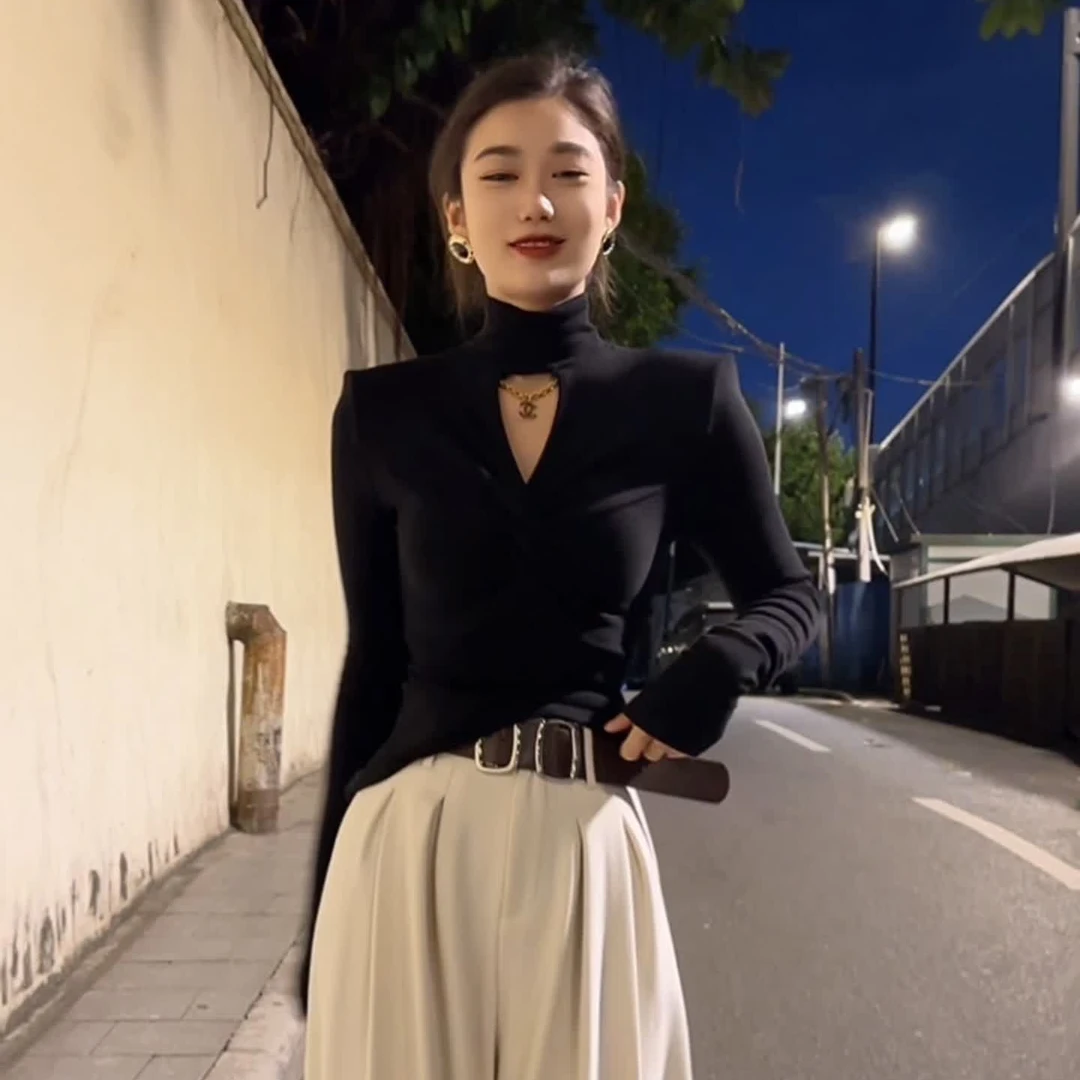 设计感扭结镂空半高领长袖T恤女内搭秋冬磨毛加绒打底衫修身上衣