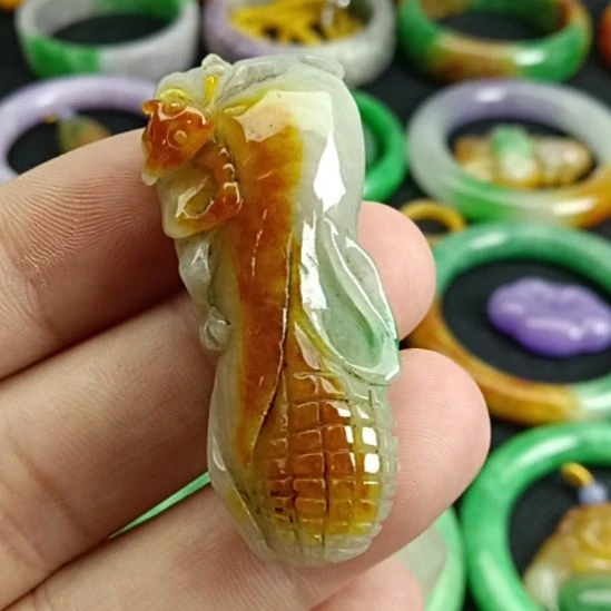 翡翠未镶嵌挂件翡翠