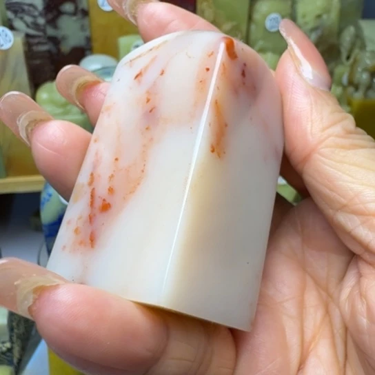 寿山石印石稷***间桃花冻