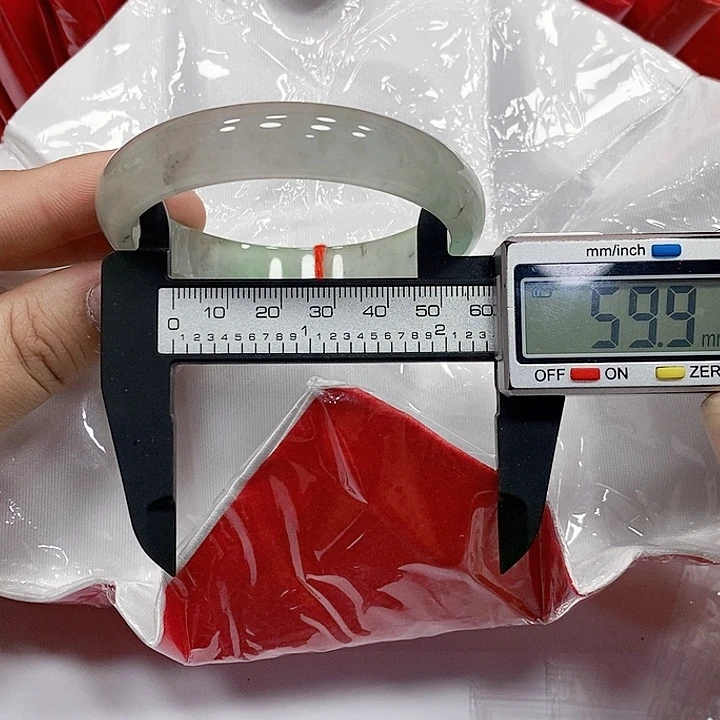 翡翠手镯未镶嵌134