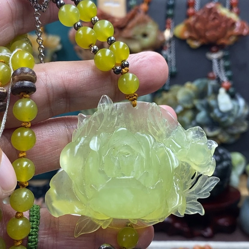 【闪购商品】蛇纹石玉未镶嵌吊坠
