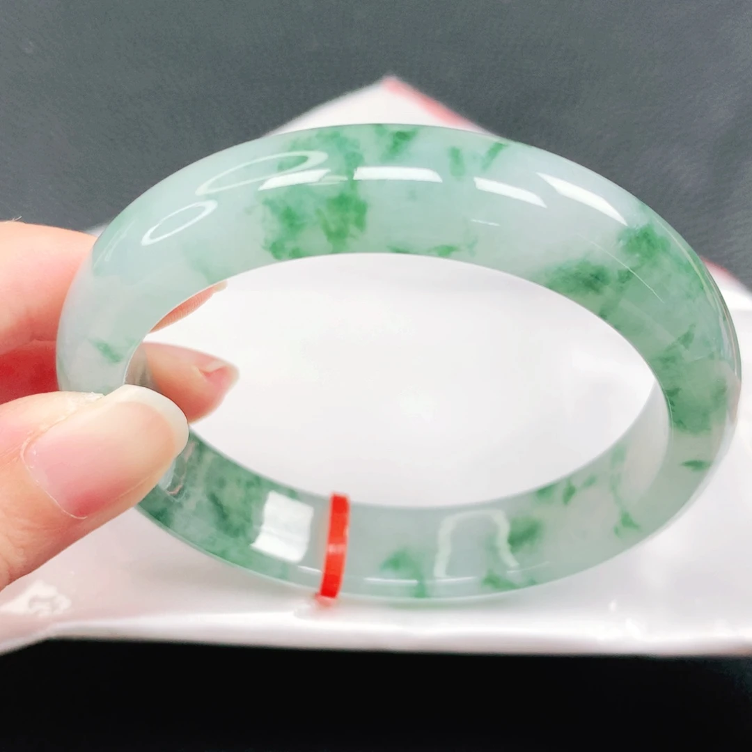 翡翠未镶嵌手镯57圈