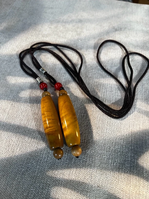 金丝楠木花纹脖挂手工文玩串收藏