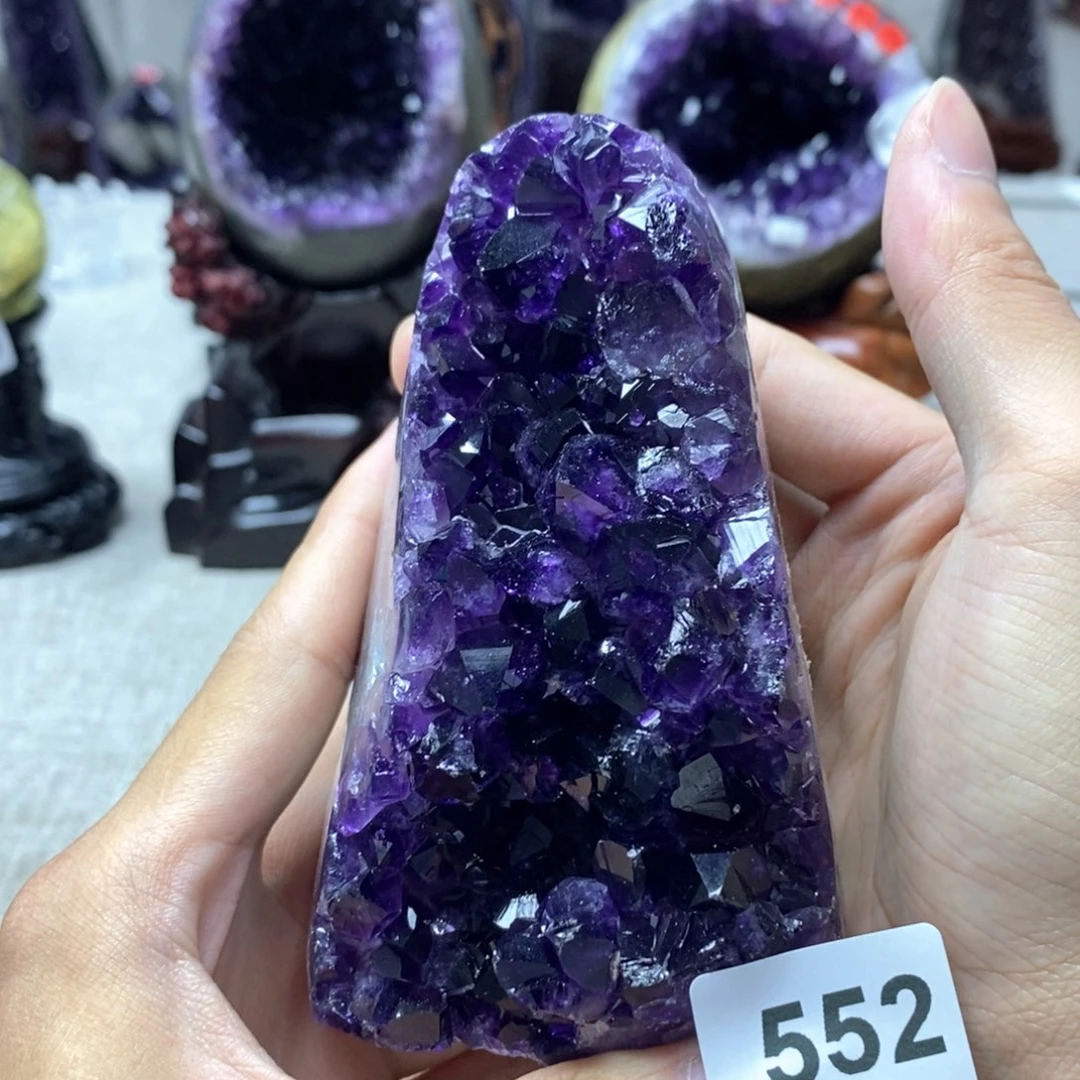 未镶嵌水晶大型摆件（非配饰）