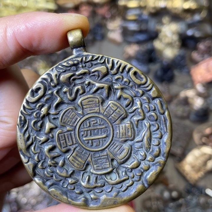 青铜背面微瑕福利福利福利