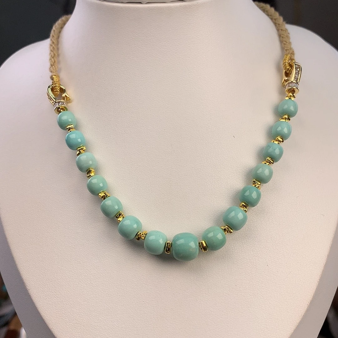 绿松石未镶嵌颈饰