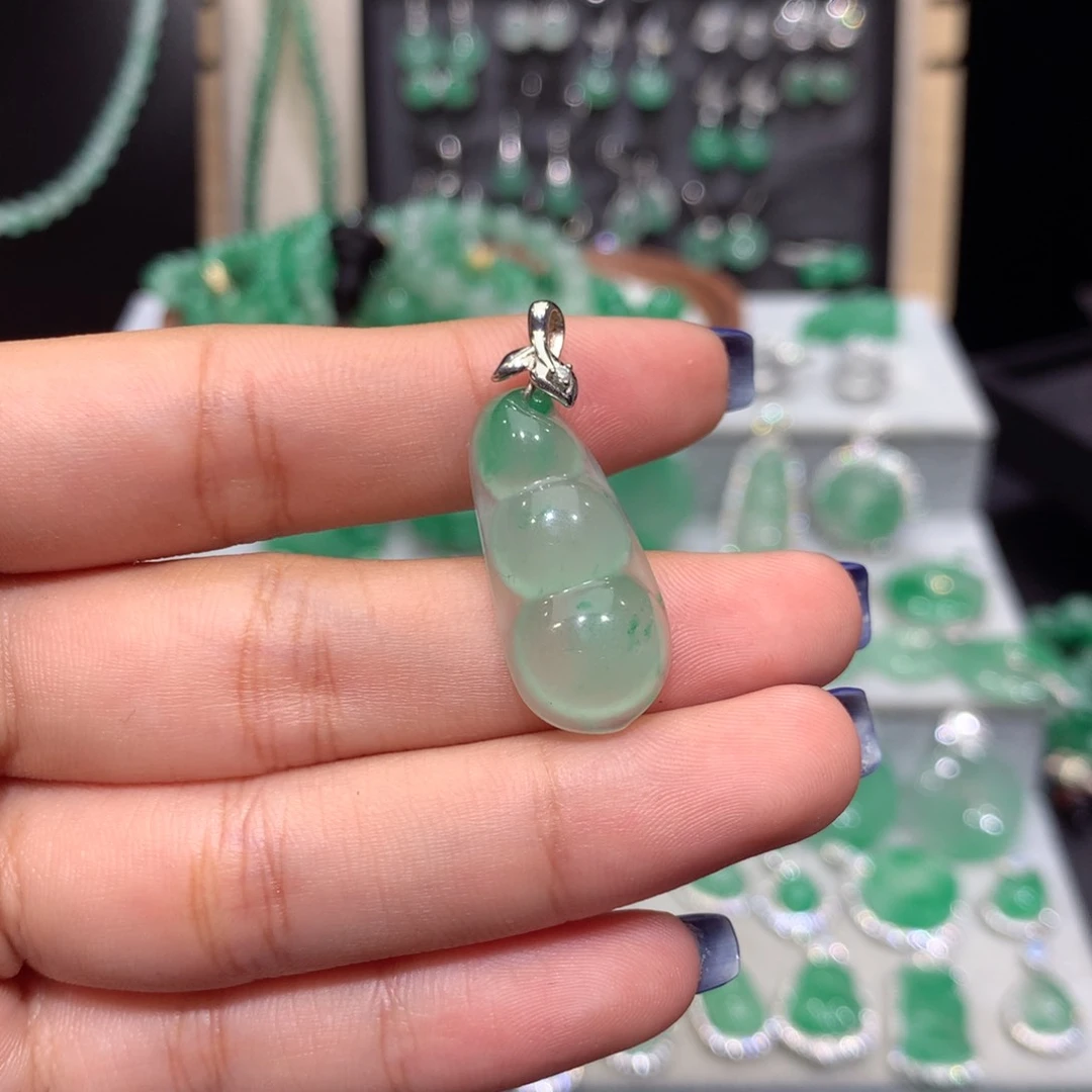 颈饰银S925镶嵌石英质玉（非洲翠）苏****～