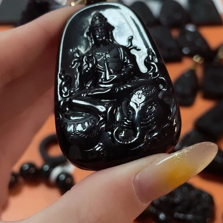 翡翠颈饰未镶嵌谭