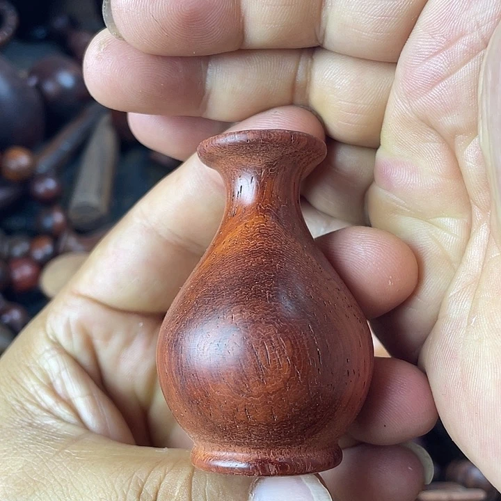 木红花梨手把件花瓶