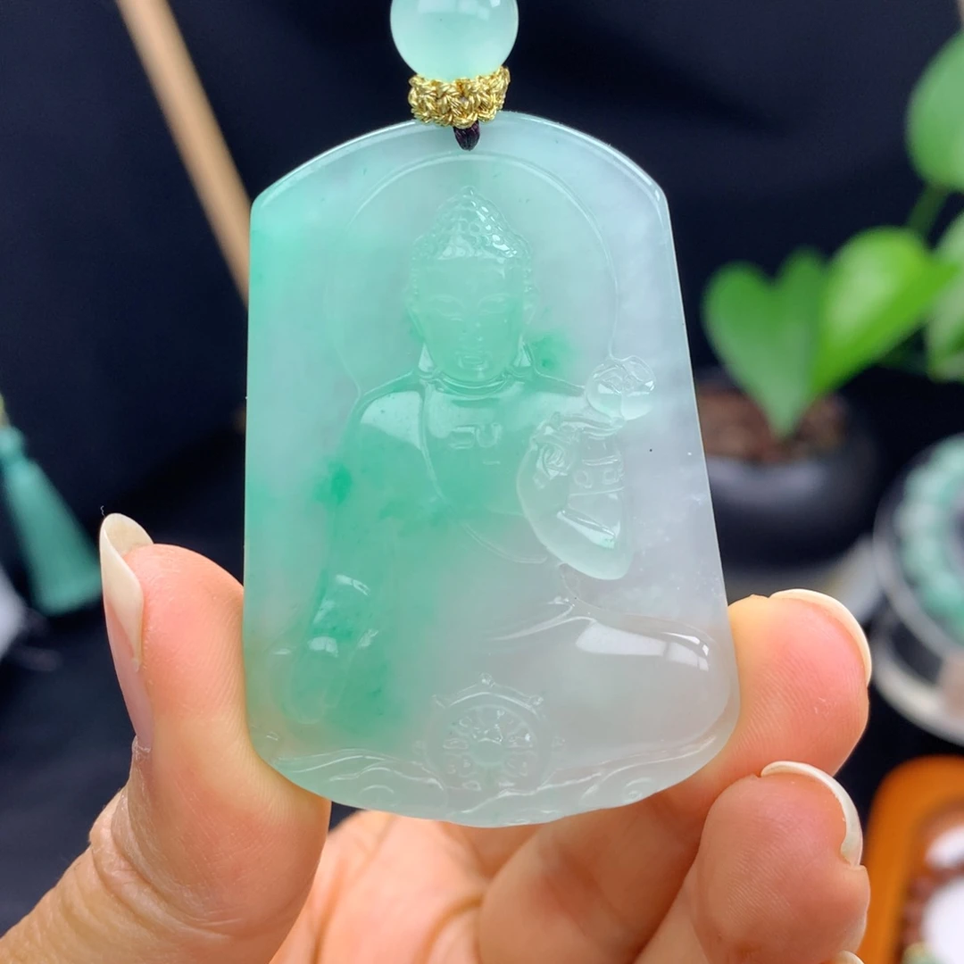 颈饰未镶嵌石英质玉