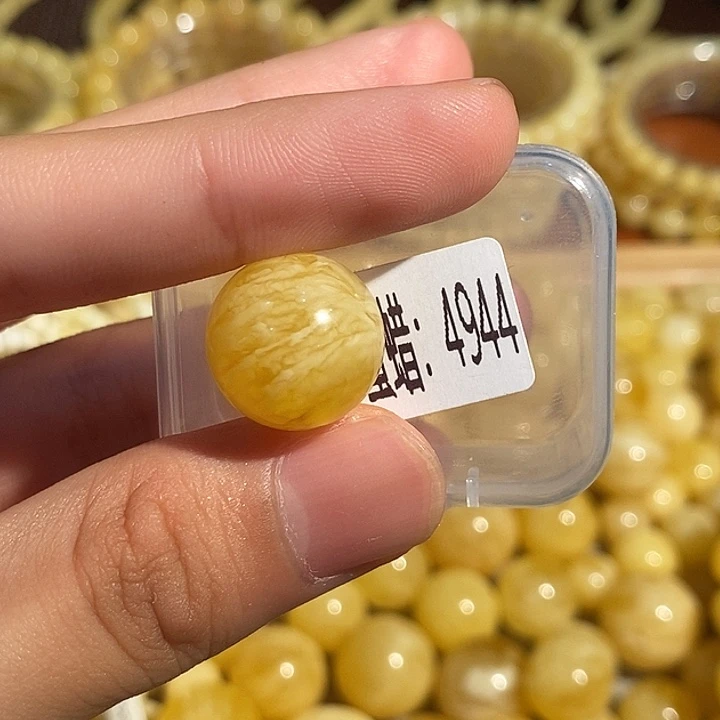 未镶嵌琥珀珠宝奇石4944