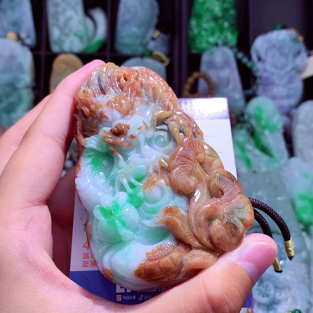 颈饰未镶嵌翡翠天然