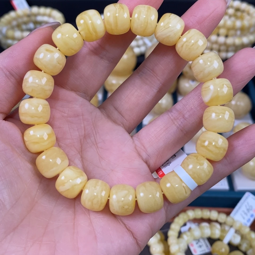 辰****蜜蜡未镶嵌珠宝奇石