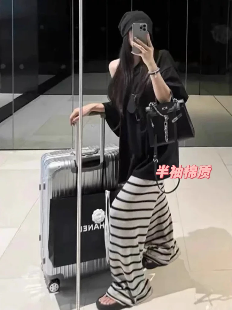 时尚套装黑色V领短袖t恤女秋季高腰宽松条纹裤子休闲慵懒两件套