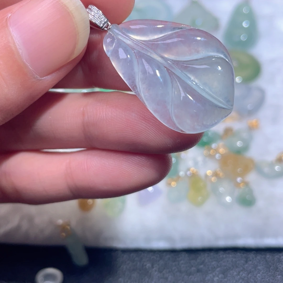 翡翠18K金镶嵌颈饰翡翠