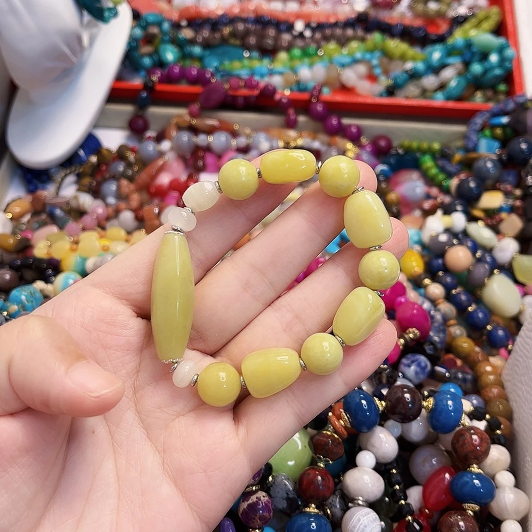 未镶嵌石英质玉珠宝奇石