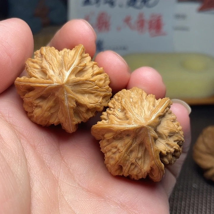 文玩核桃把件彭文山