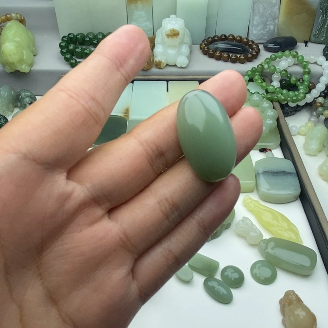 现***寞颈饰未镶嵌和田玉