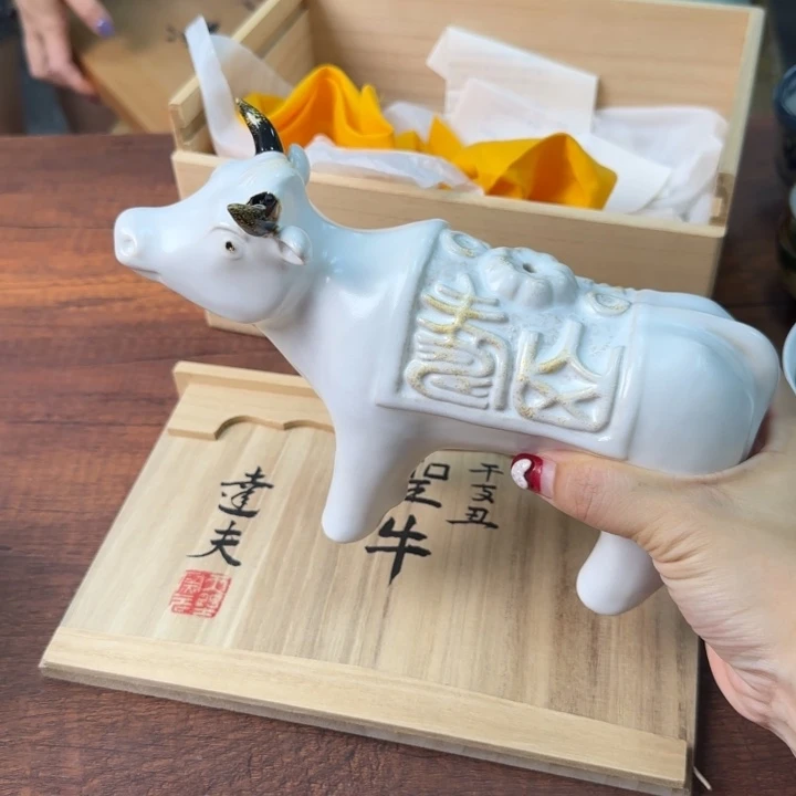 一个陶瓷物件哈哈哈哈哈