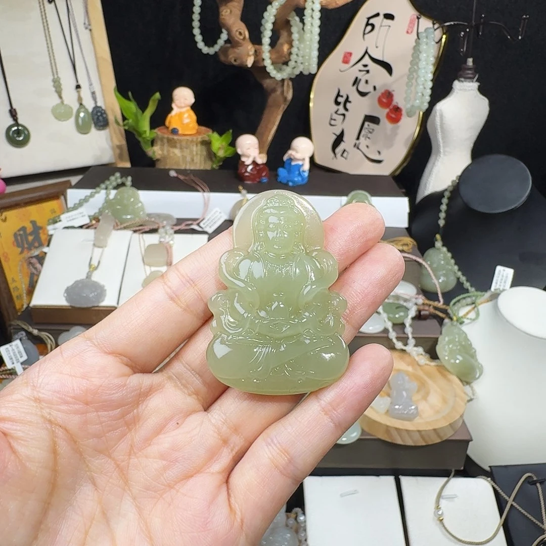 v***y颈饰未镶嵌和田玉