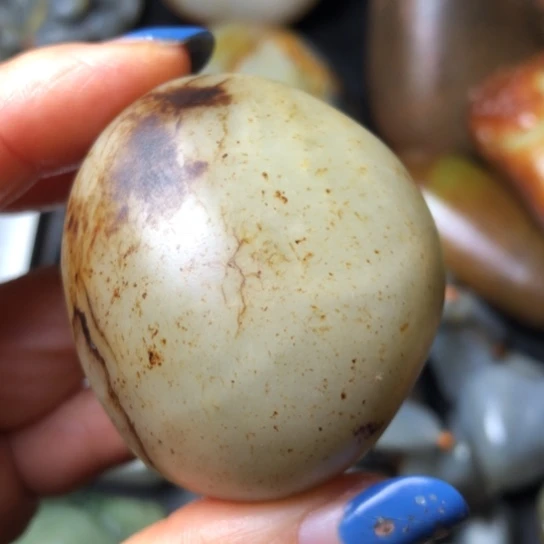 和田玉未镶嵌珠宝奇石