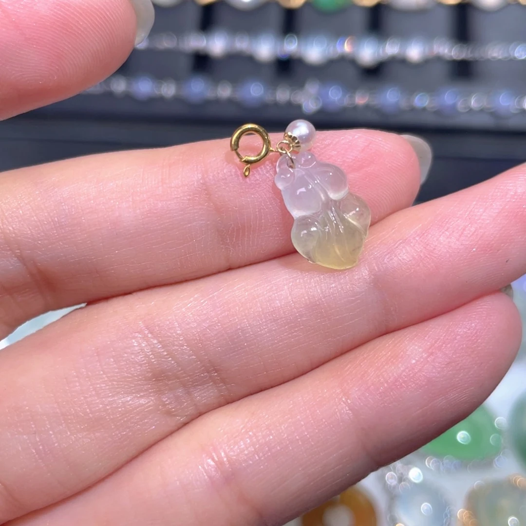 颈饰18K金镶嵌翡翠翡翠