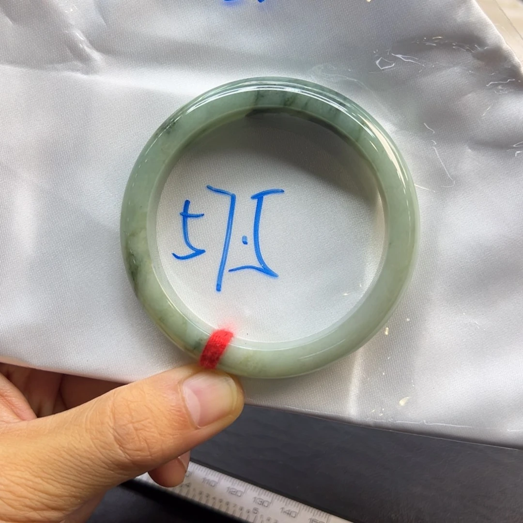 翡翠未镶嵌手镯翡翠