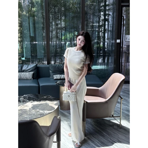 【梦梦服饰】新款小香香针织修身显瘦气质名媛风短袖+气质窄版裤子