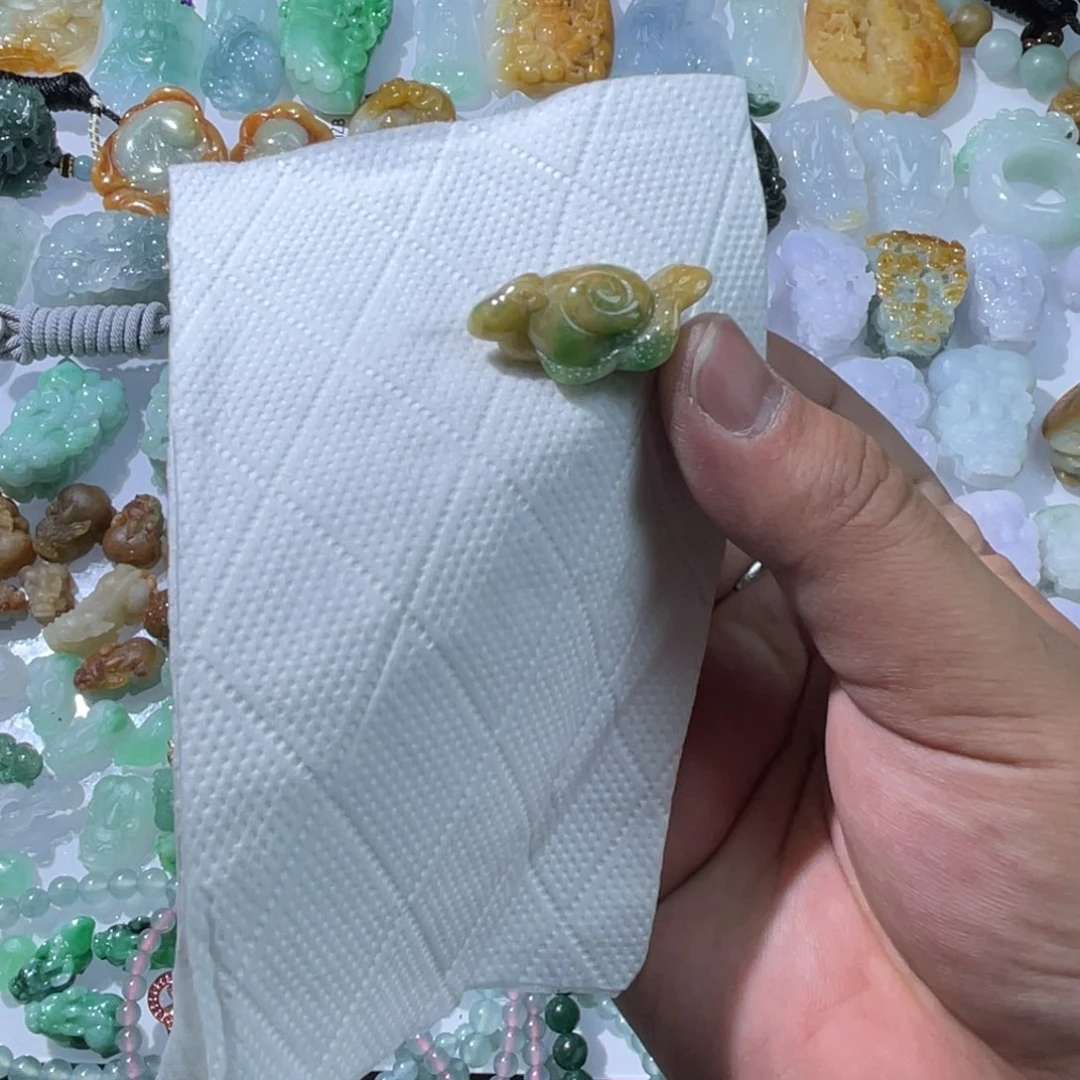 翡翠颈饰未镶嵌天然