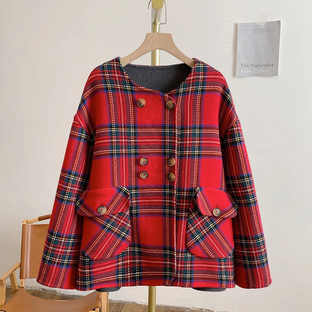 英伦少女Y3283格纹双排扣圆领毛呢外套