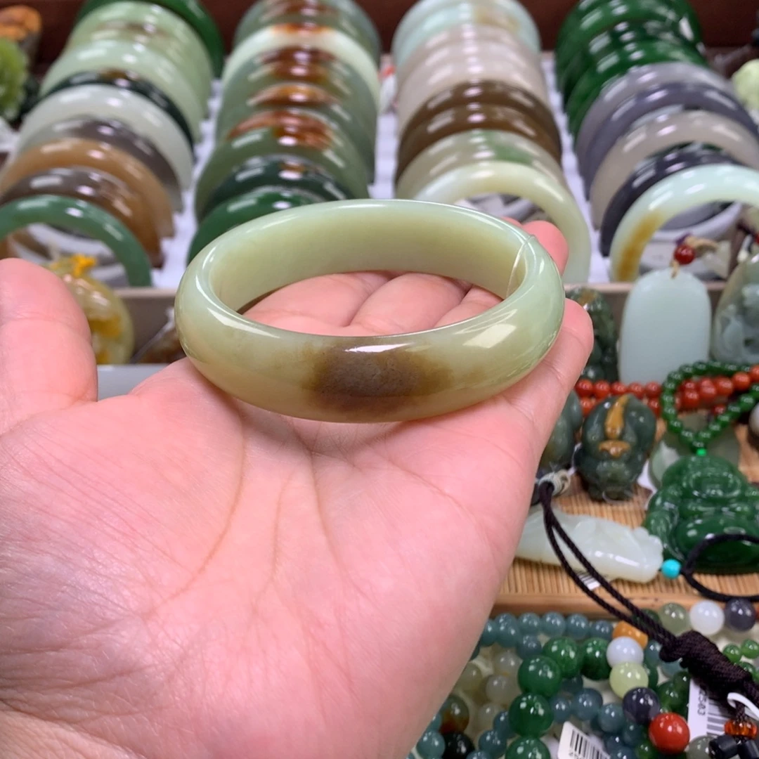 和田玉未镶嵌手镯60_61口径