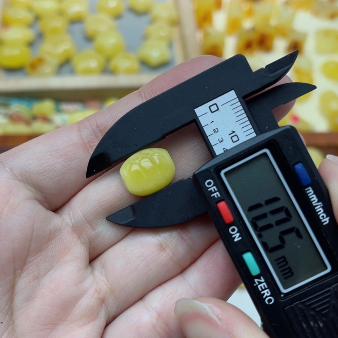 【闪购商品】蜜蜡裸石未镶嵌配饰
