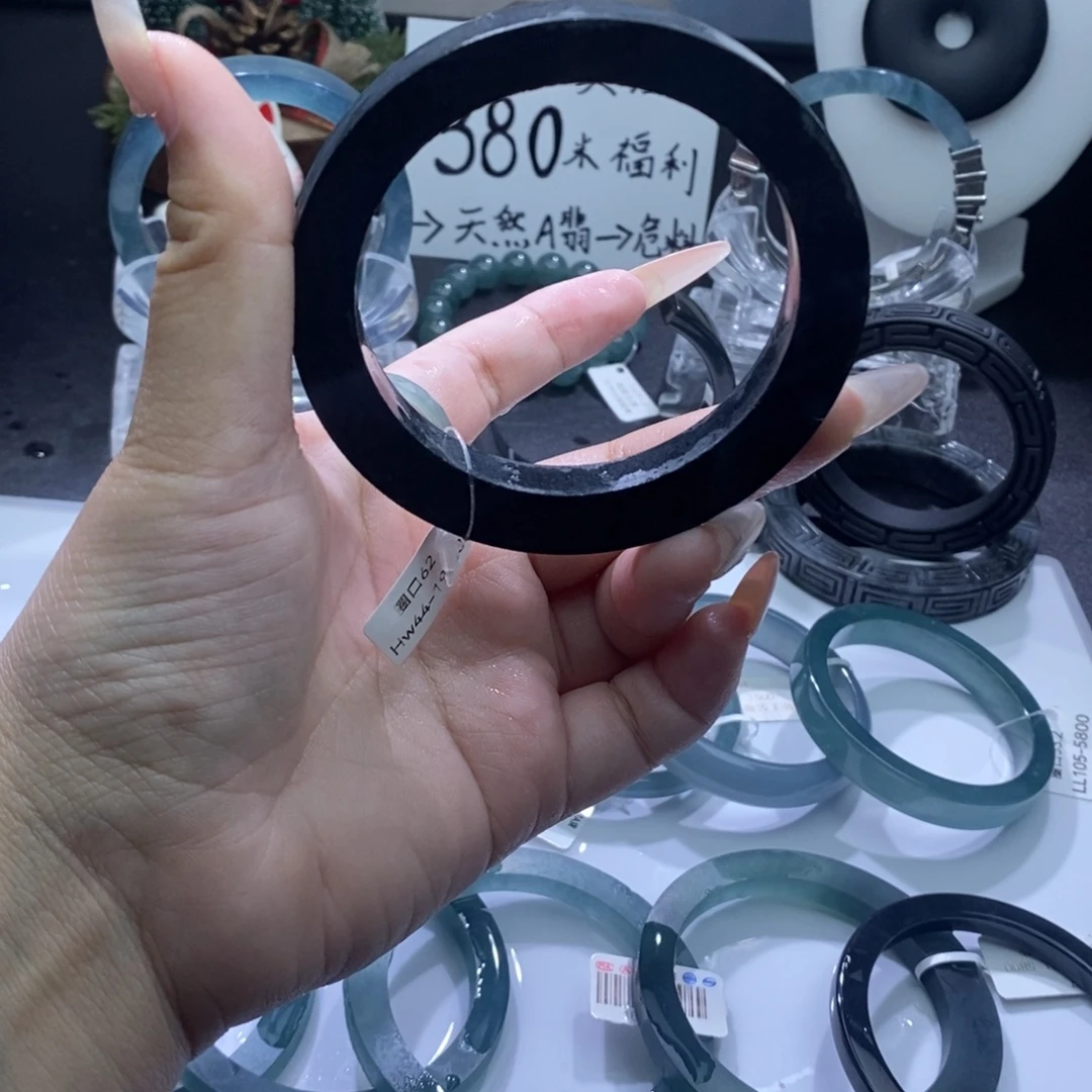 滚***刀定制翡翠未镶嵌手镯钢琴黑磨砂方