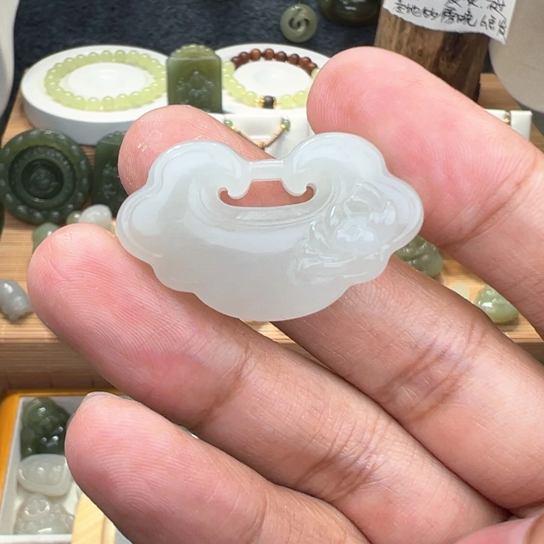 和田玉吊坠(不含链)未镶嵌36mm锁特价款