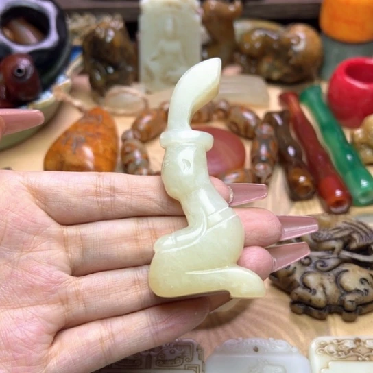 未镶嵌蛇纹石玉颈饰