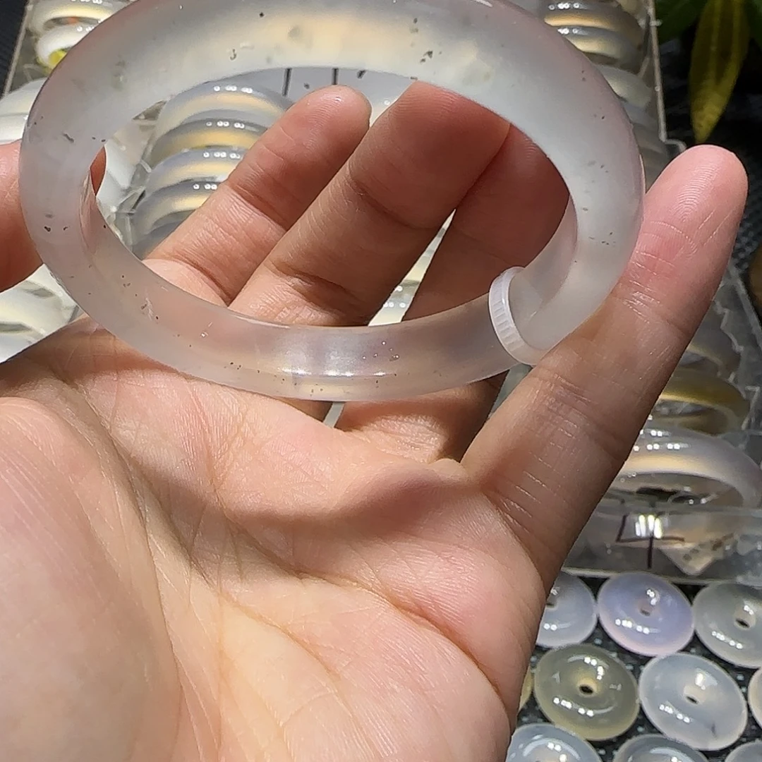 玛瑙/玉髓未镶嵌手镯55漂沙