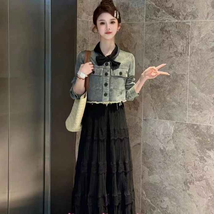 系带拼接蝴蝶结翻领牛仔外套VS松紧腰蕾丝网纱蛋糕裙