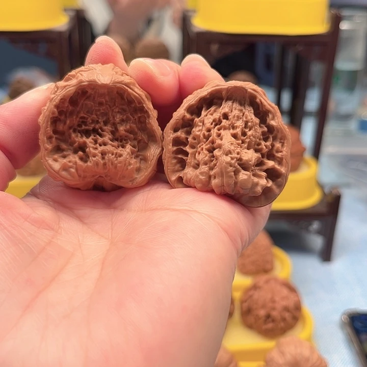 深***鲸吊坠文玩核桃kgfnkyfbm