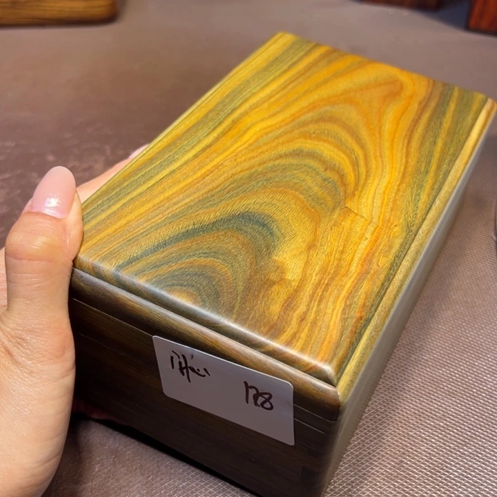 闲***心绿檀机关盒。